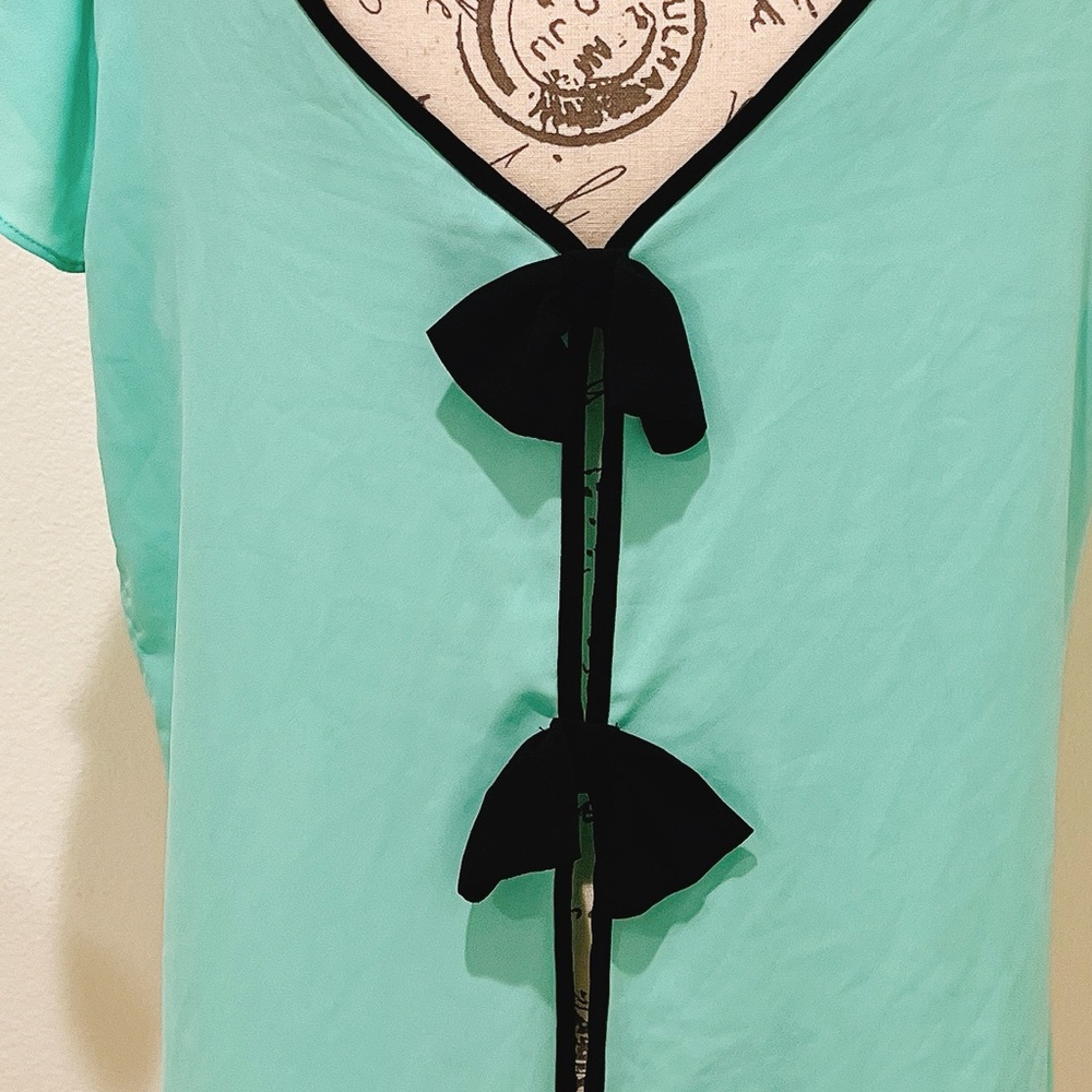 NWOT HeartSoul Blouse Women's Size XL Black Bows Mint Color - Picture 6 of 7